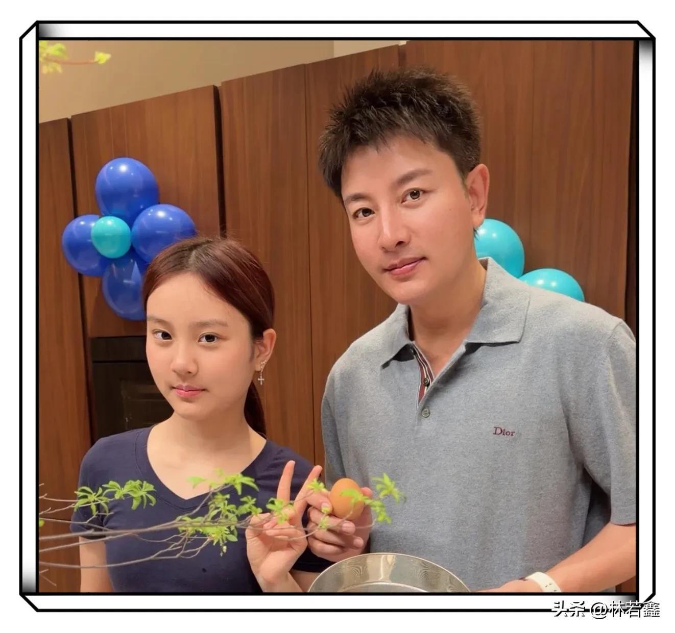 贾乃亮父亲节与爱女同框,甜馨笑容神似爸爸引热议