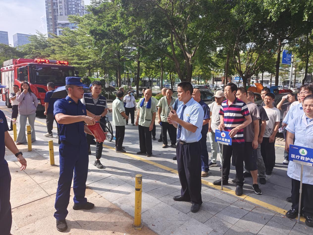 人人讲安全 个个会应急——福中福社区开展消防安全演练活动
