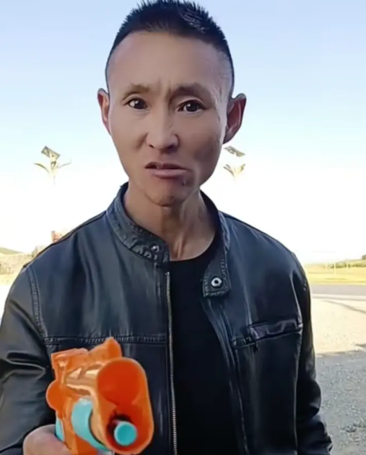 凤凰晚报丨日本首位休产假市长：我第一次真正意识到，依然存在着多么深的歧视