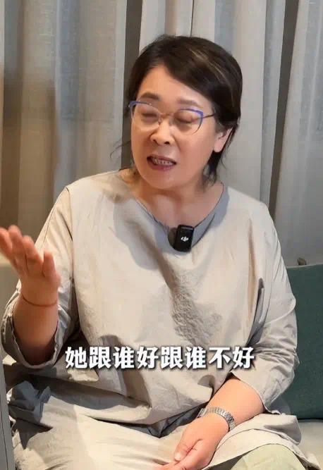 韩红含泪致歉宣布告别公益，众星纷纷发声恳请她留下  第23张