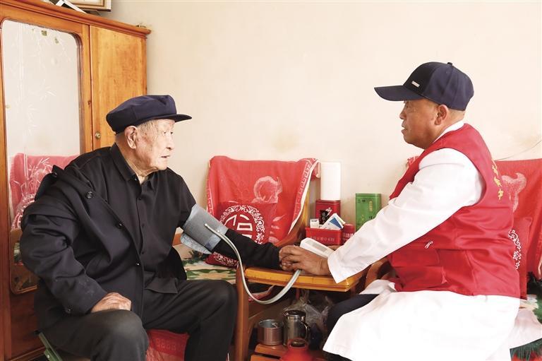 村医上门巡诊