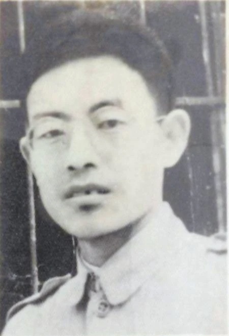 1948年乔映淮被押往“国防部训导所”上飞机前的照片