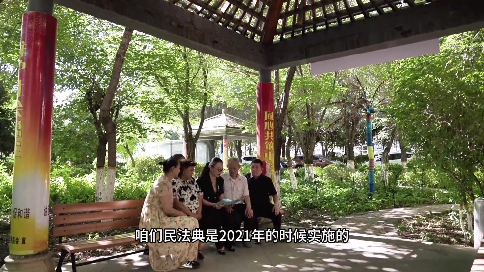 万人说新疆丨“每解开一个心结，石榴籽就抱得更紧了一点”