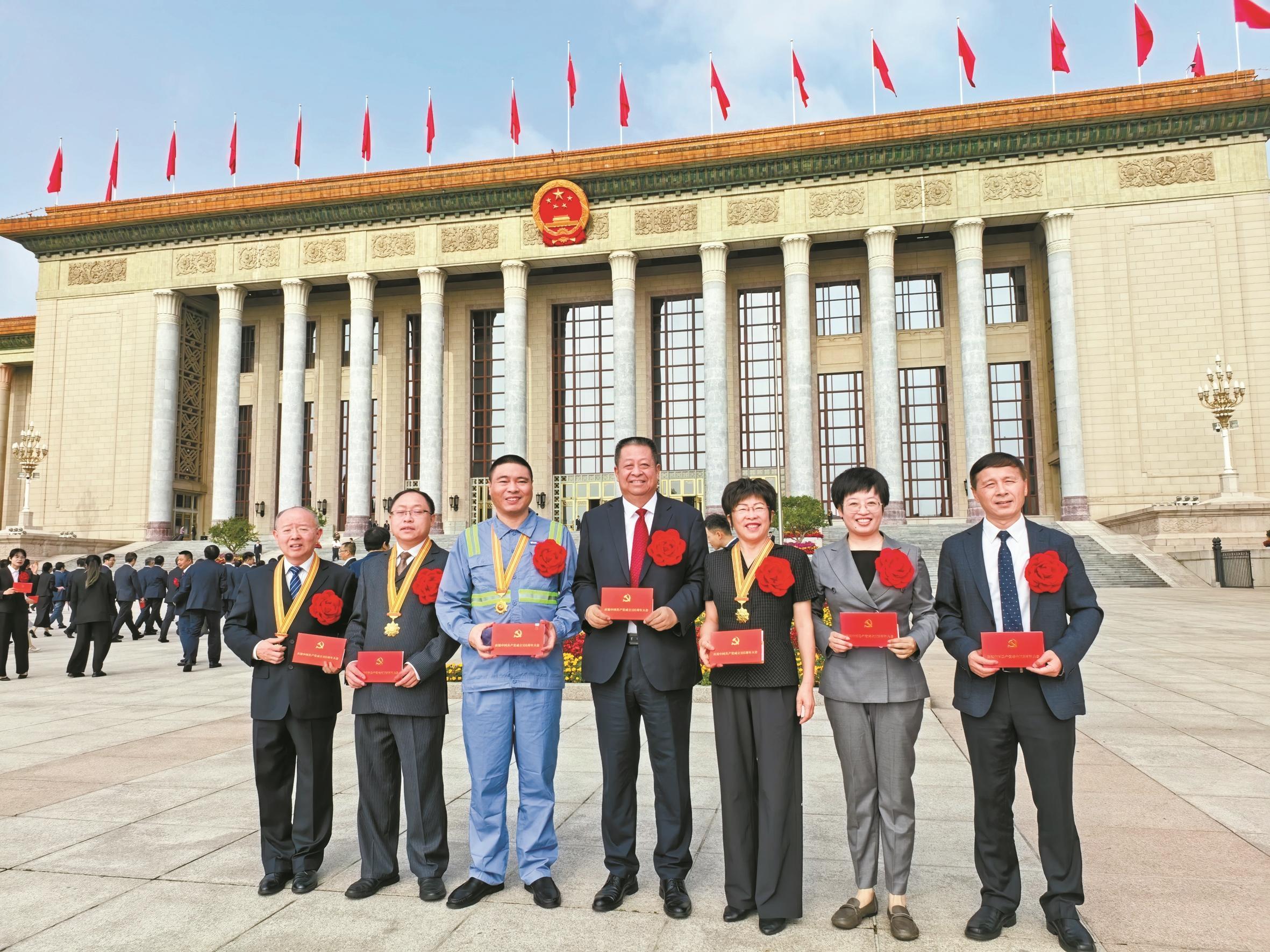 北京人民大会堂前 一张特别的“宁波印迹”