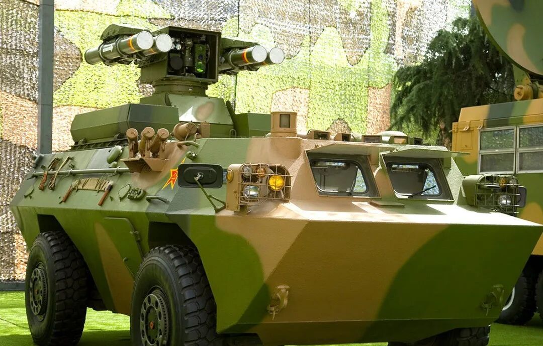 红箭-9(WZ550)轮式重型反坦克导弹发射车