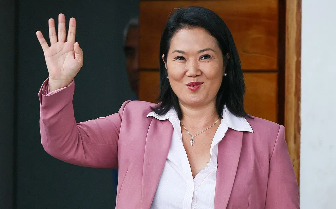 凤凰晚报丨总统的女儿，成为“第一夫人”，又成为总统