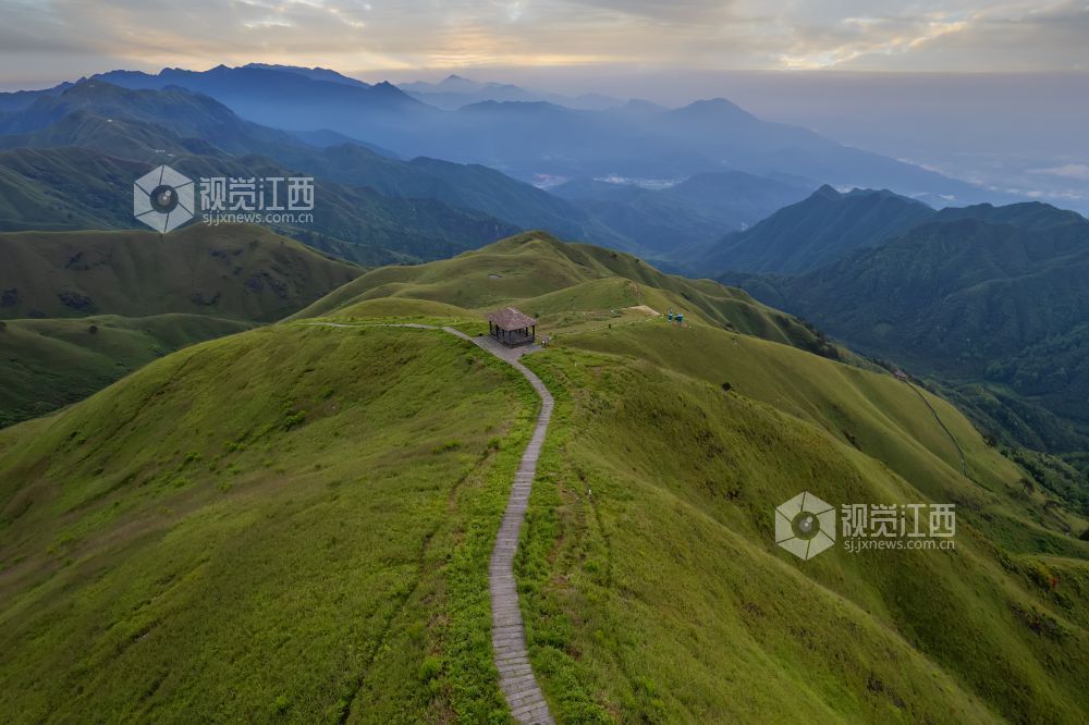 此间青色,最江西