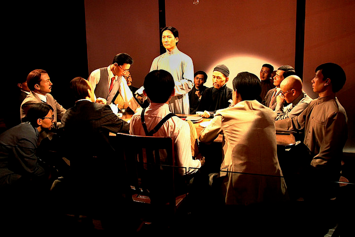 1921年中共一大惊险一幕:陌生人员闯入,会议紧急从上海转移南湖