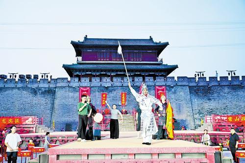 6月14日，正定古城“子龙出征”常山战鼓非遗技艺沉浸式互动体验活动现场。
