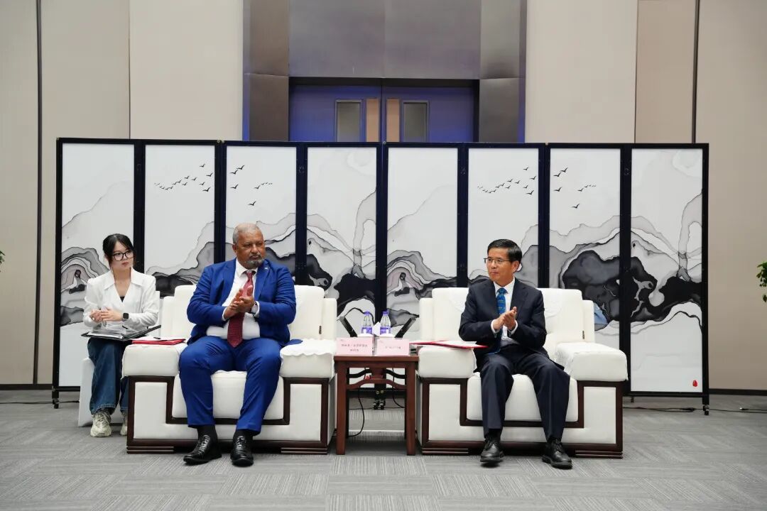 从绿茵场到骑行赛道：佛得角驻华大使的郑州“丝路之行”(图4)