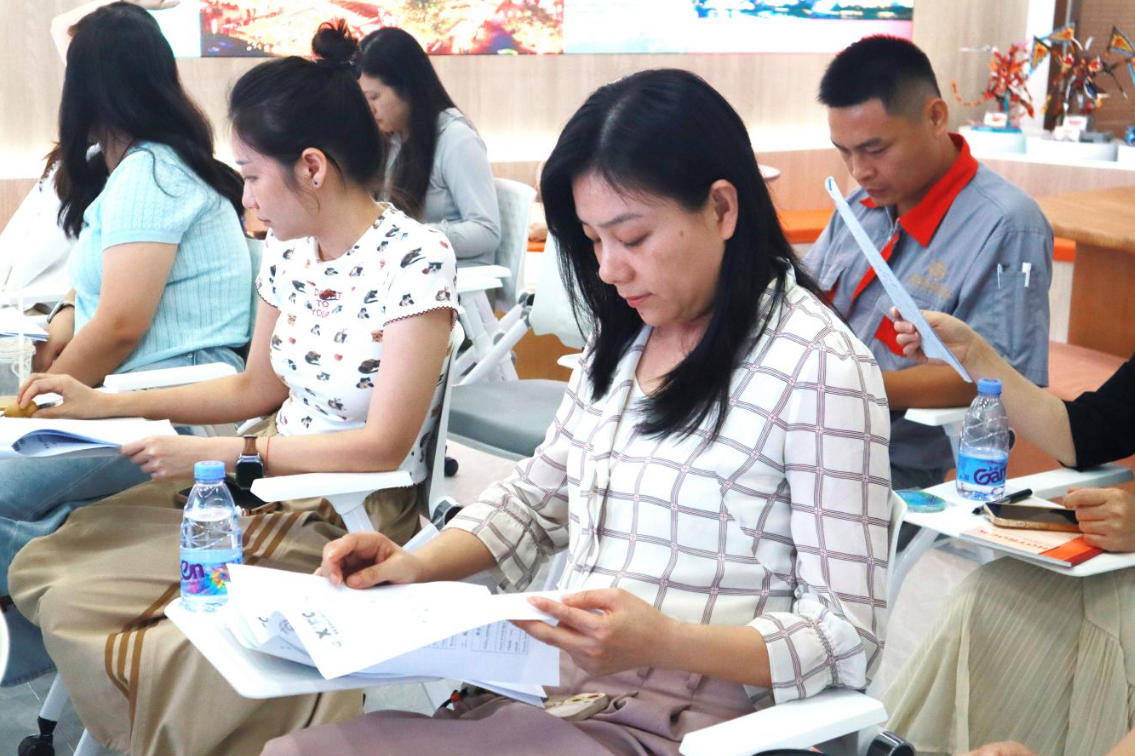 练实用英语·优服务礼仪|香蜜湖就业技能提升公益性英语角多场活动顺利开展