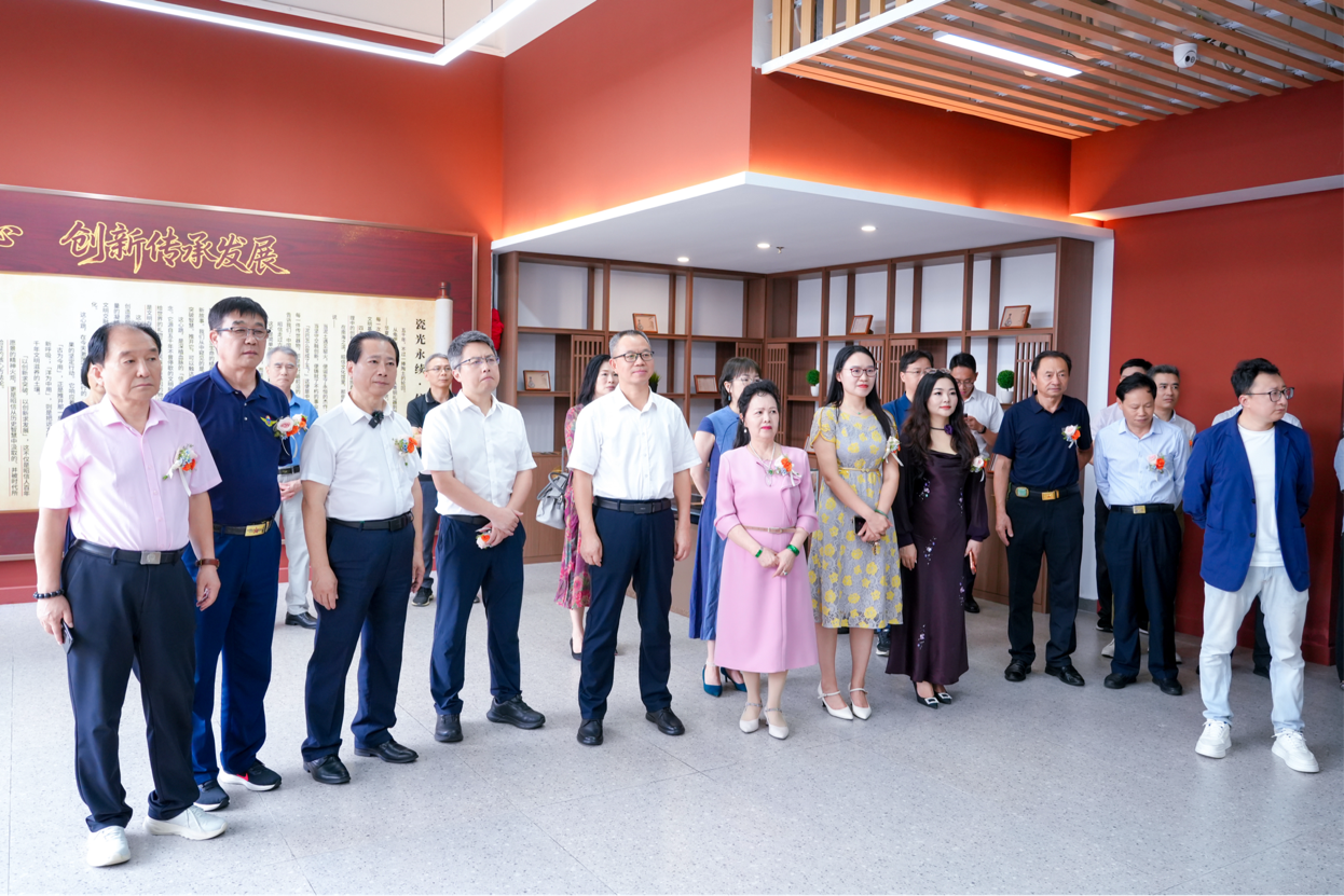 图为:活动现场