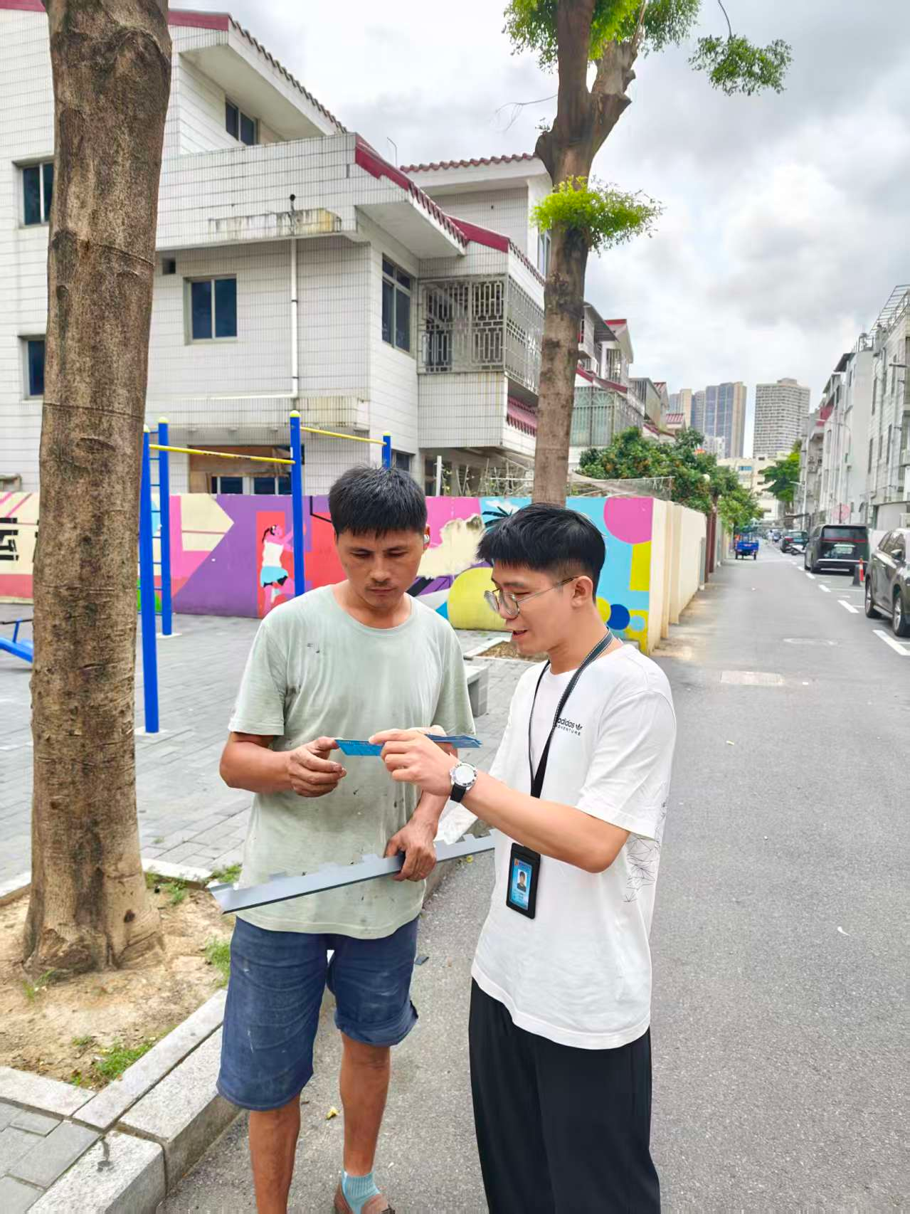 扫码维权零距离——河西社区多渠道推广欠薪维权二维码
