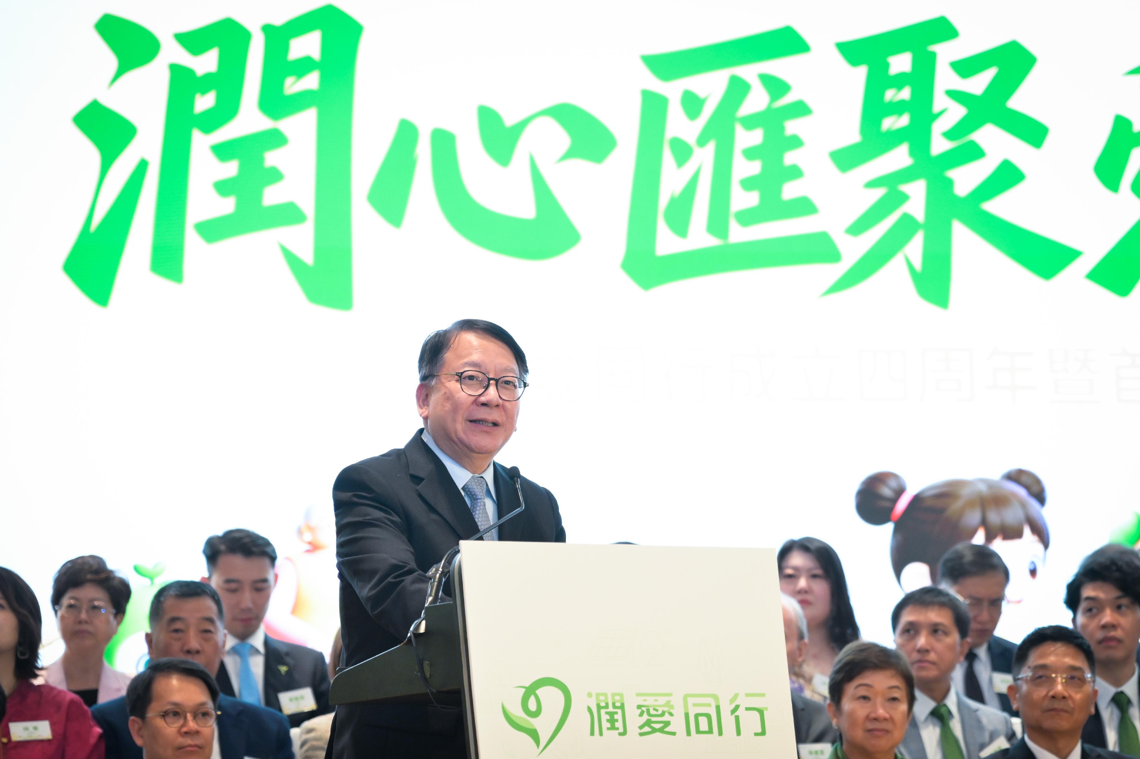 图：香港特区政府政务司司长陈国基致辞