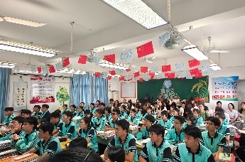 汕尾城区田家炳中学高考实现历史性突破