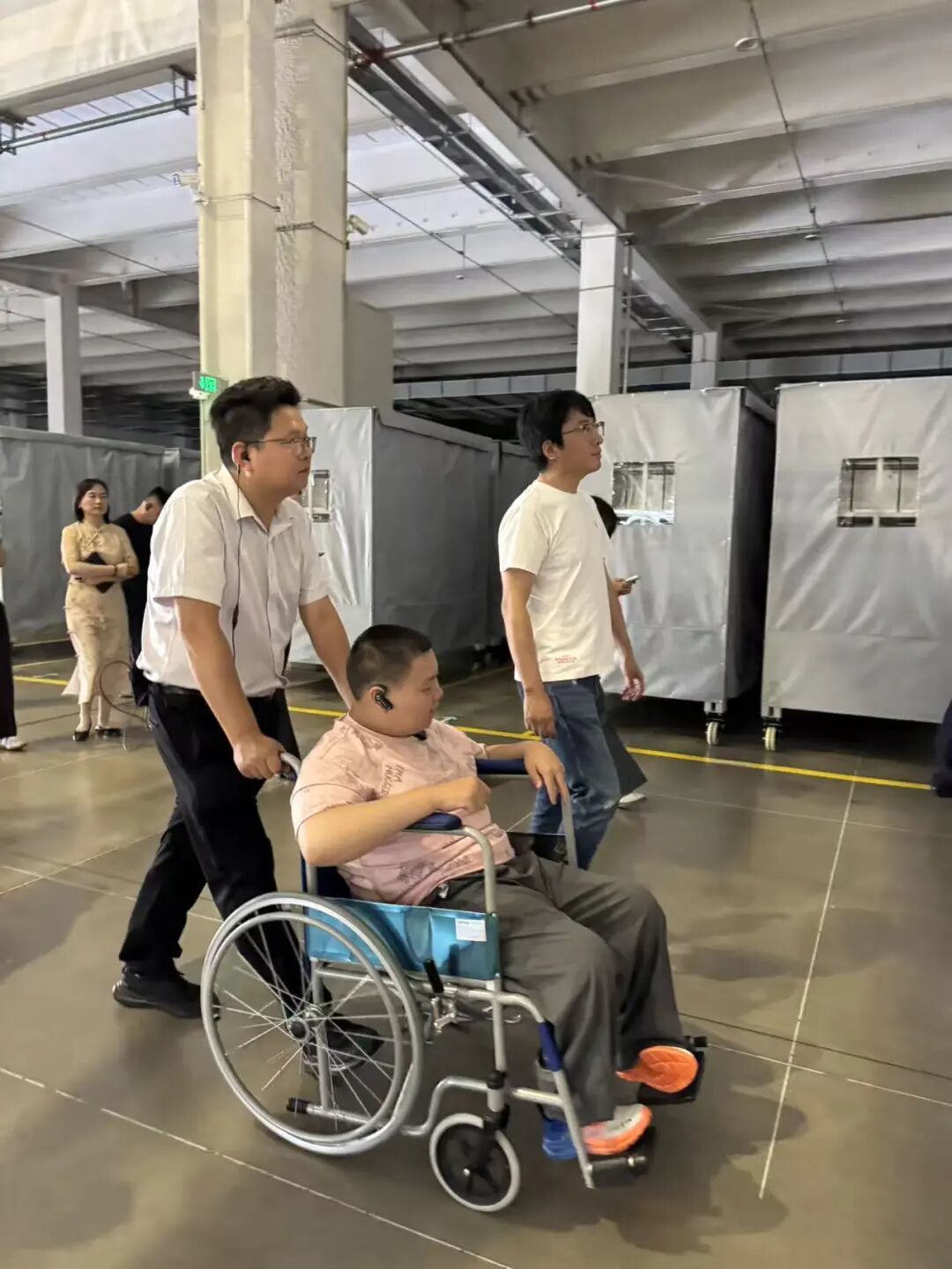 参观小米武汉智能家电工厂