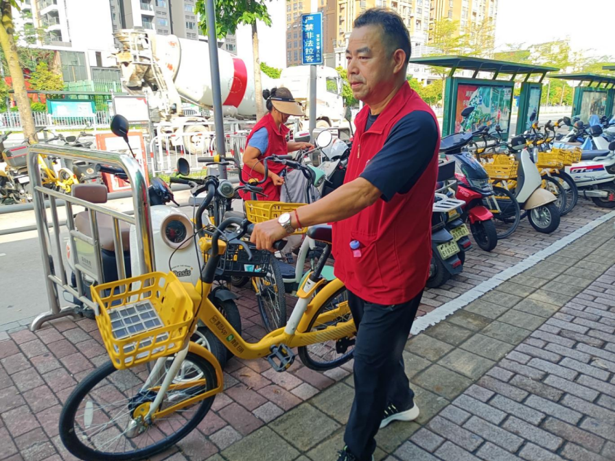 聚力攻坚“三乱”整治 志愿者自编三句半 受好评
