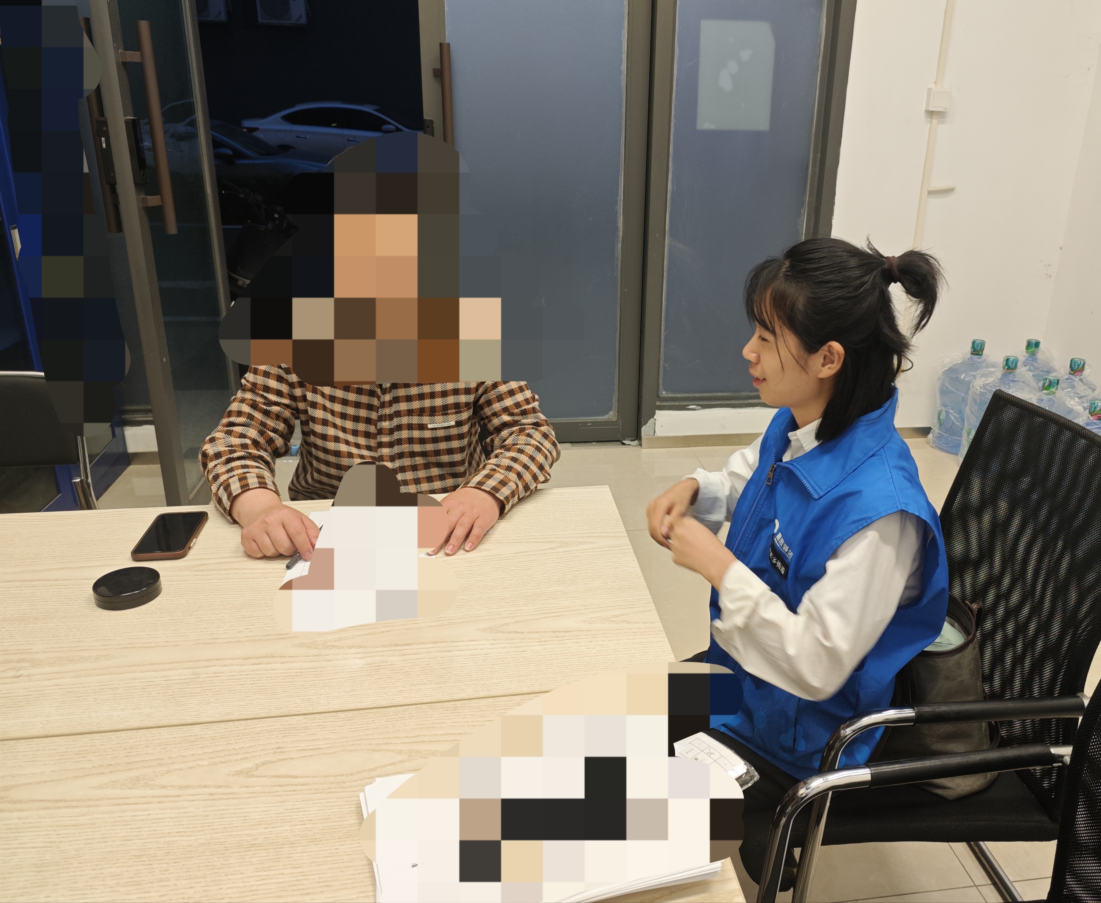 锦旗致谢,温情引路 —— 西乡鹏辰驿站一年陪伴铺就戒毒康复回归路