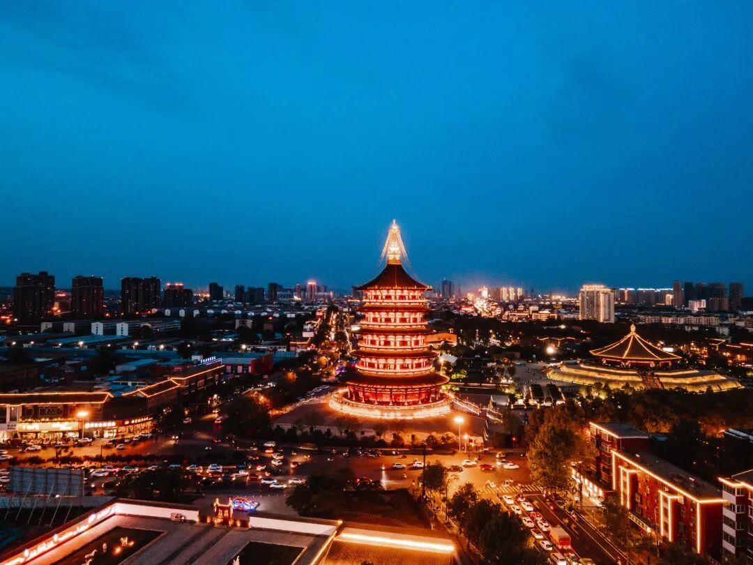千库网_仿古建筑夜晚明堂洛阳城市建筑航拍摄影图配图_摄影图编号231371.jpg