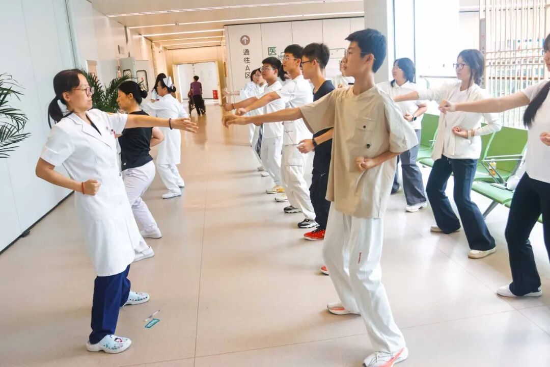 把课堂搬进医院里长春中医药大学附属第三临床医院这堂研学课“有看头更有嚼头”(图5)