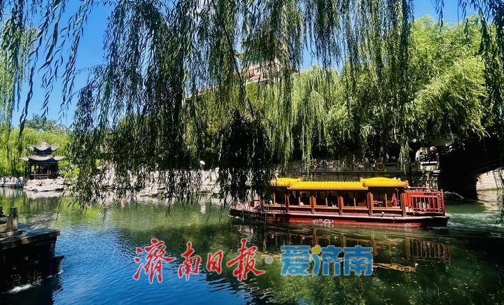 暑期亲泉纳凉 黑虎泉畔人气旺