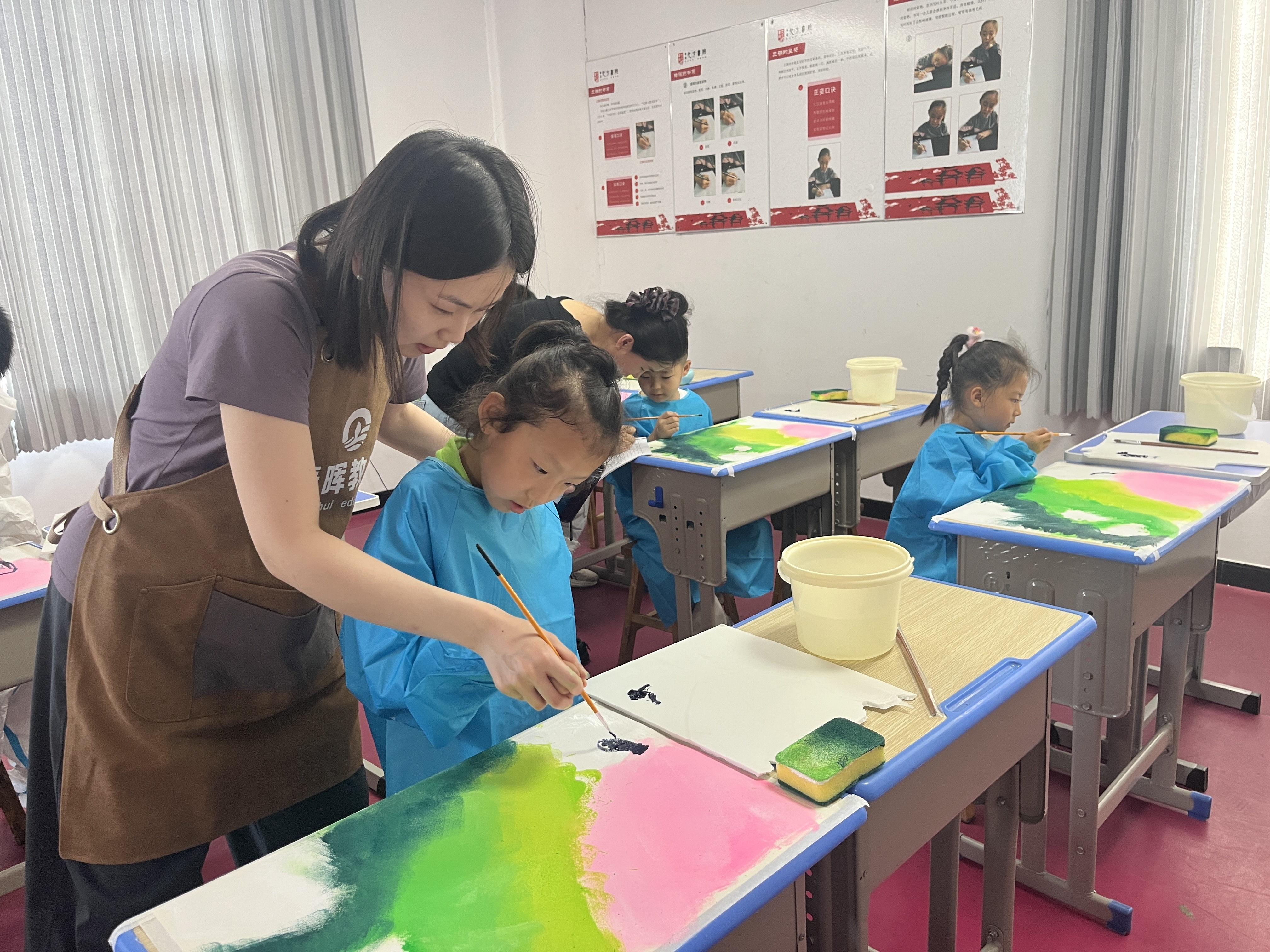 老有所乐 幼有所学丨淄博经开区傅家镇南苑绿洲社区“益小南·周末课堂”绘就社区温情画卷