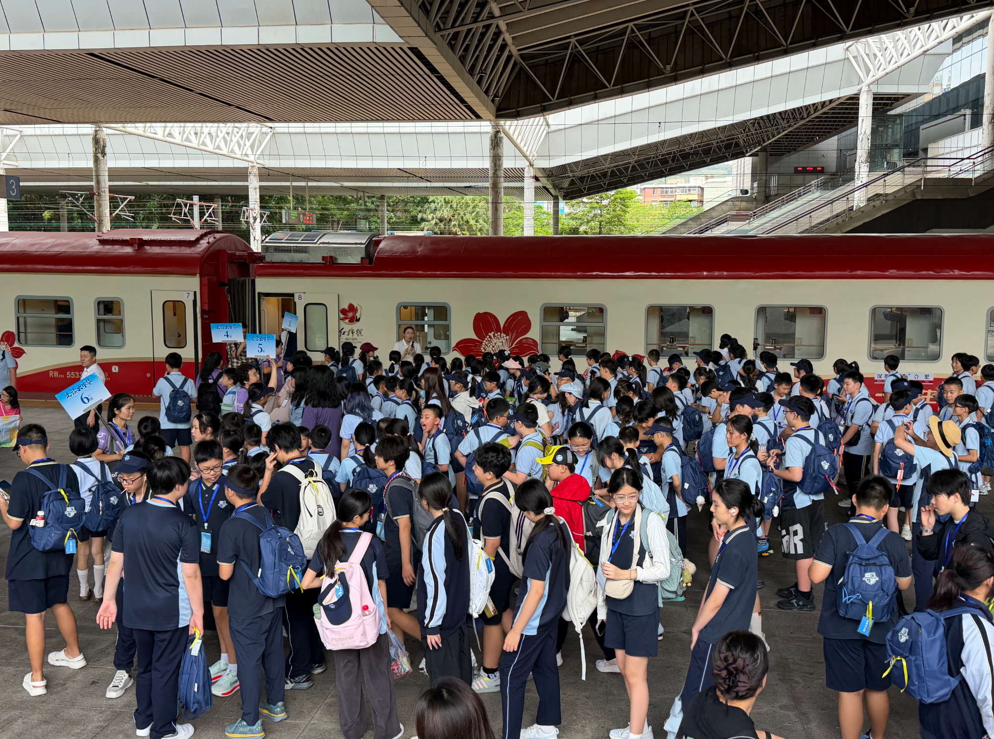 粤港澳大湾区首次开行泉州方向研学专列