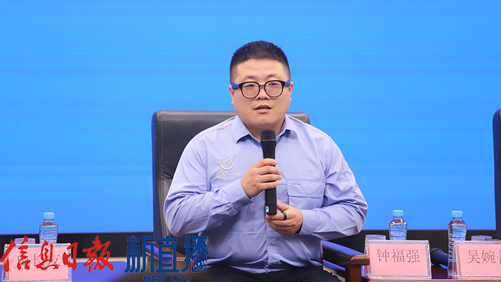 昌河飞机工业(集团)有限责任公司航空维修分公司外勤机械工、高级技师钟福强