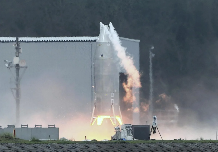 日本“RV-X”小型实验机发射画面,图自日媒