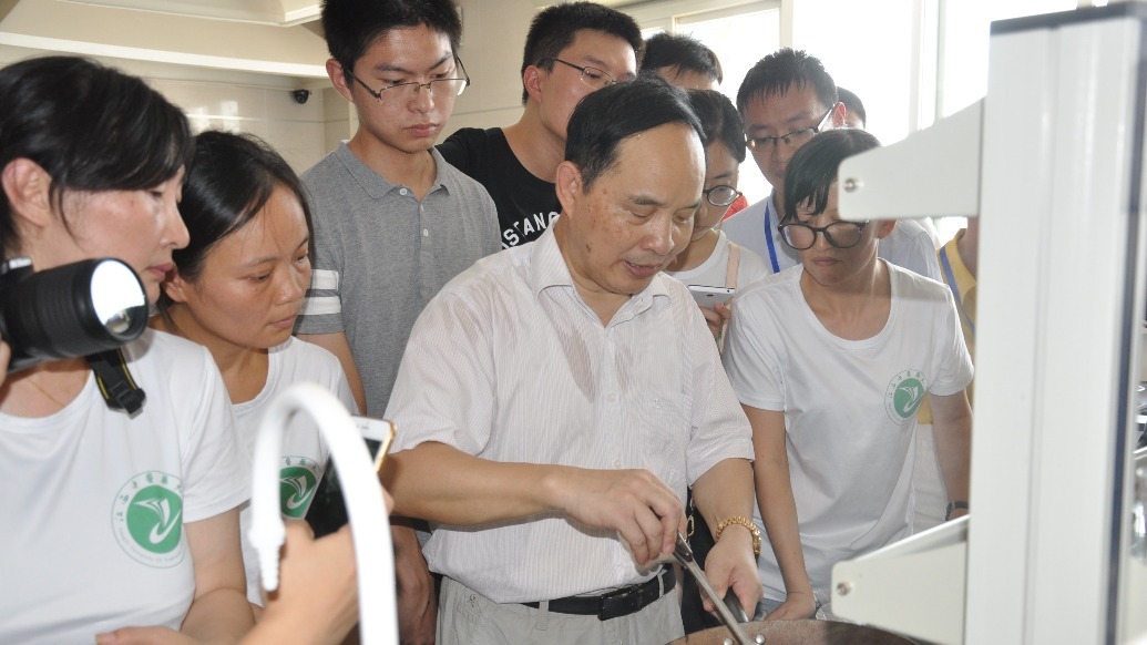 江西中医药大学：中药炮制国奖背后 四十年初心与坚守