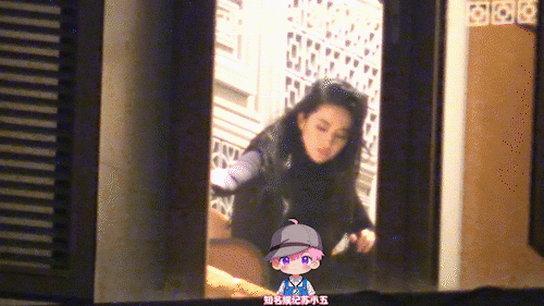 刘亦菲素颜外出聚餐照曝光 画质模糊美回十年前