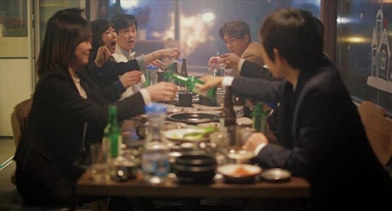 酒吧数量腰斩、老中青酒类消费全面下滑：韩国传统饮酒文化迎来结构性转折