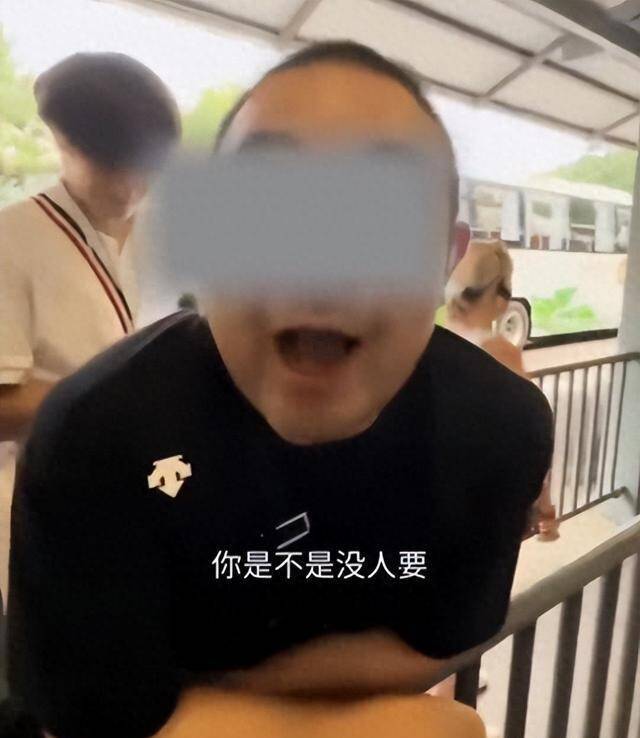 长城插队导游狂不起了！拘留只是开胃菜，饭碗被端，公司跟着倒霉