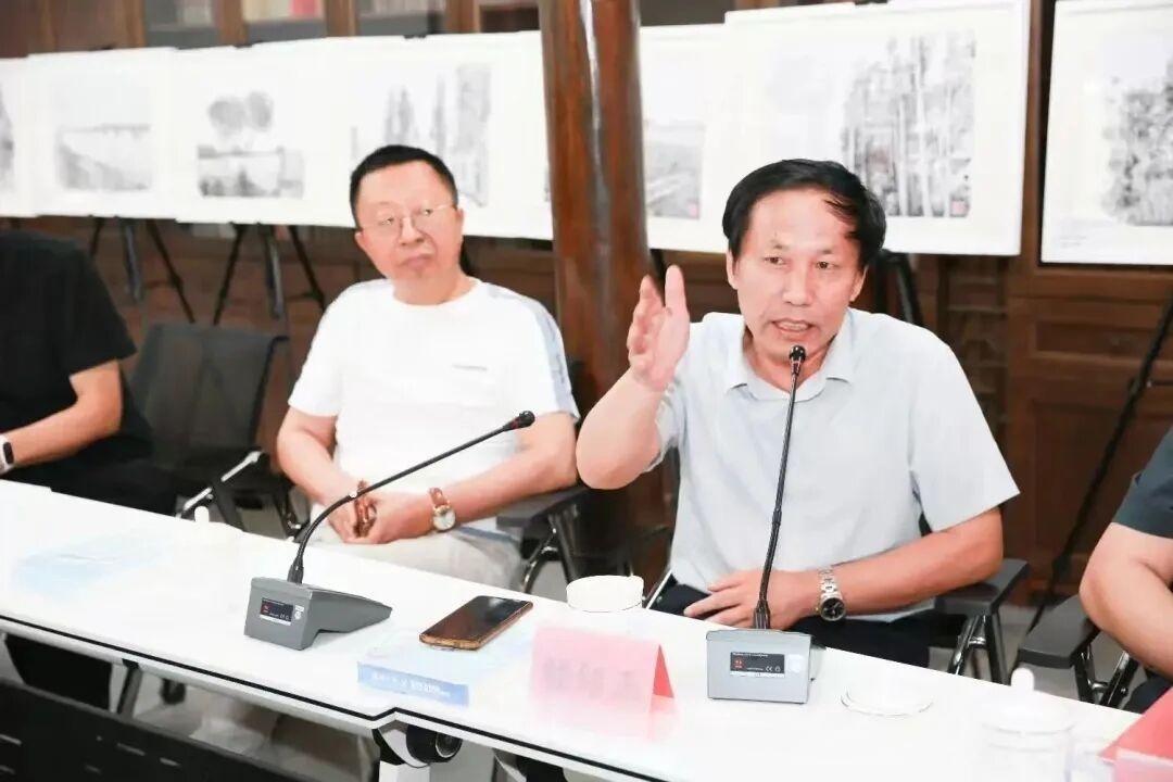 市书法家协会副主席嵇绍玉发言