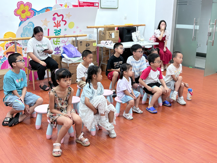 西乡街道南昌社区光影小剧场:让孩子当 “主理人”的暑期新玩法