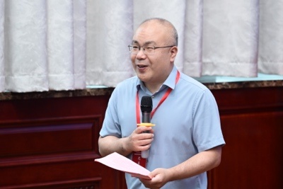 主旨报告与主持专家
