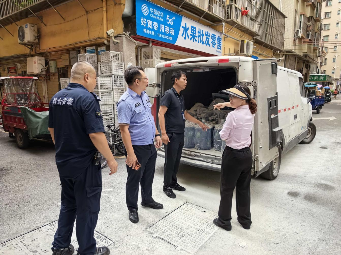巡查遇险情 快速化风险 流塘社区筑牢基层安全防线