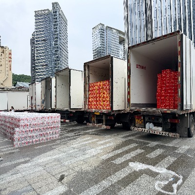 深夜接力 为爱“放行” ——西乡街道河西社区快速协调装载场地,助跨区救援企业物资驰援广西