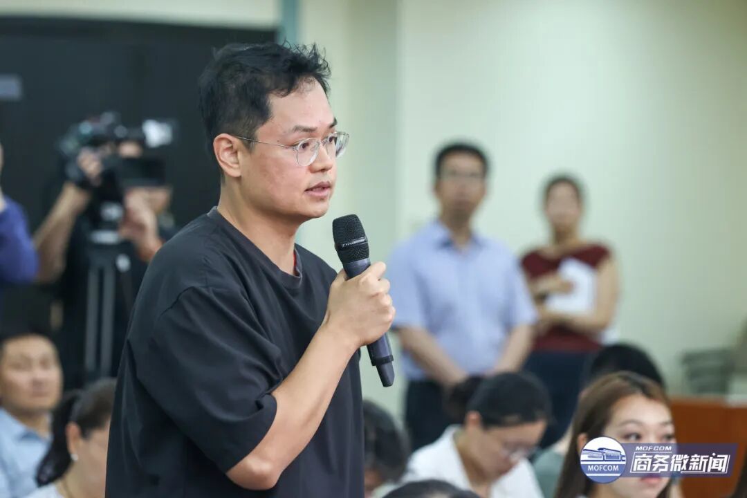 商务部召开加快零售业创新发展专题新闻发布会(图3)
