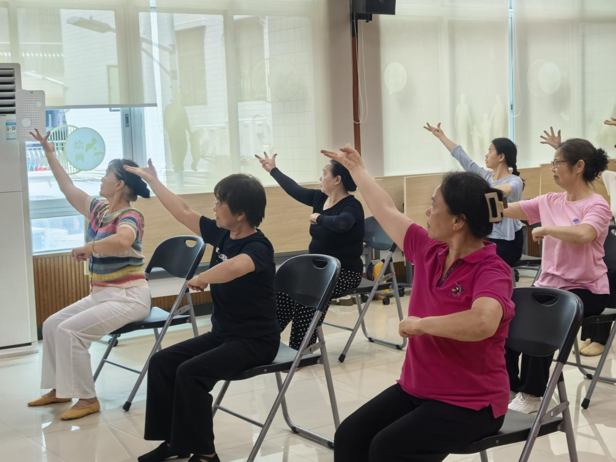舞动巾帼绽放芳华 西乡街道庄边社区以舞蹈疗愈为女性身心“松绑”