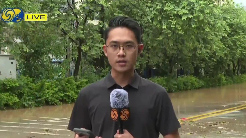 凤凰记者：横州已疏散超5万名民众，仍有55条河流处于超警戒水位