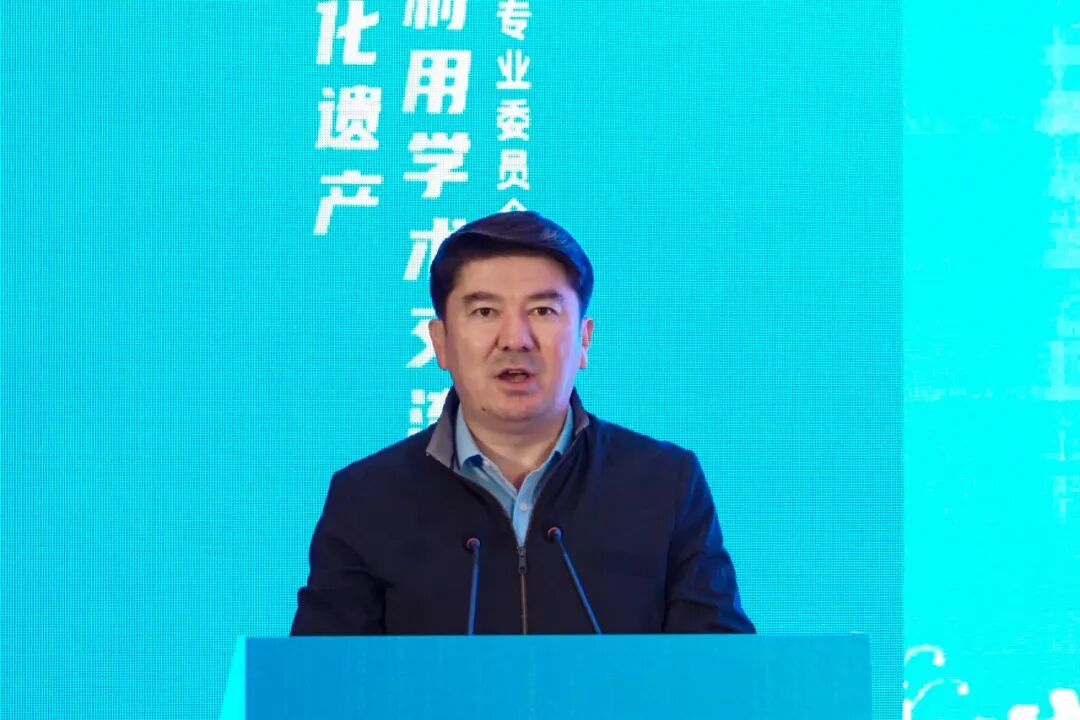盐城市人民政府副市长黄希别克&middot;努尔旦
