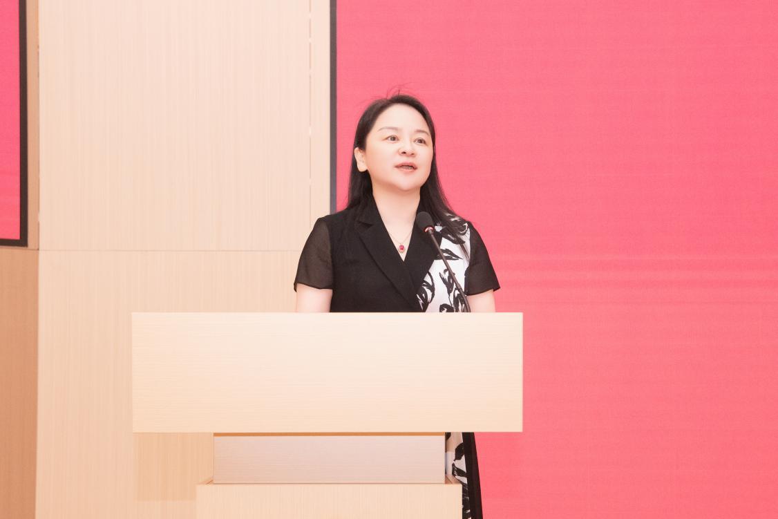 区委卫健工委专职副书记、纪工委书记 李芳