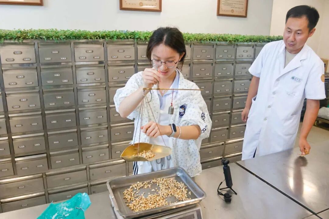 把课堂搬进医院里长春中医药大学附属第三临床医院这堂研学课“有看头更有嚼头”(图7)