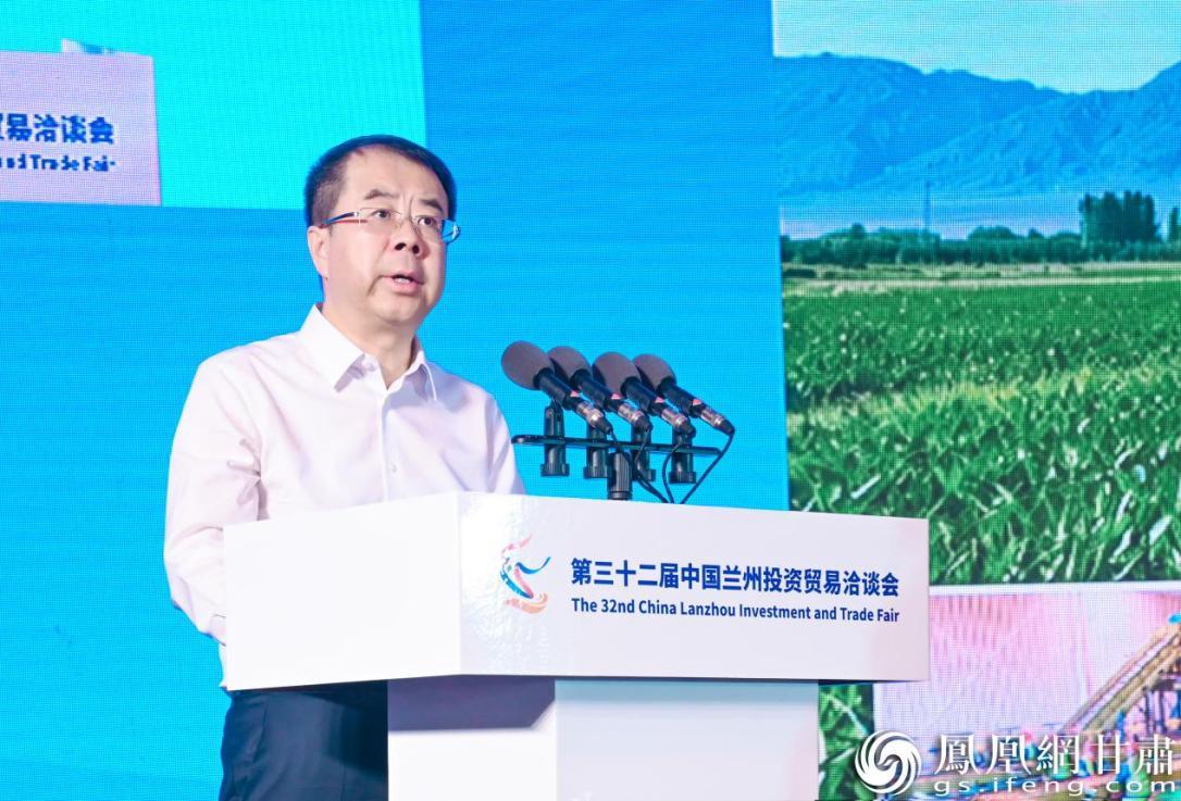 中共张掖市委书记李兴华表示,将以张掖速度、张掖服务、张掖效率与企业家共拓产业蓝海。