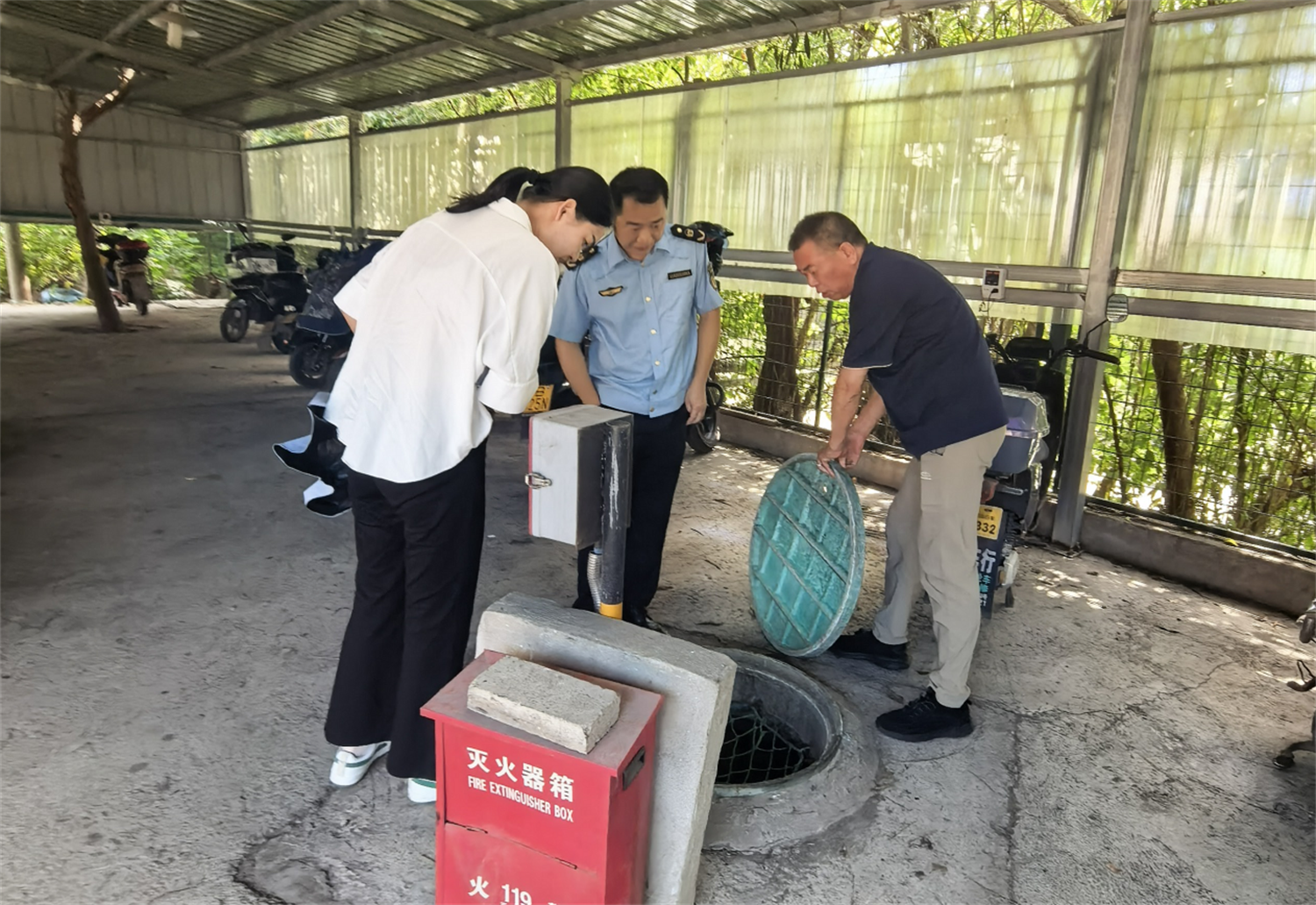 风未到,人先动!镇海环保铁军迎战“巴威”守牢安全堤坝