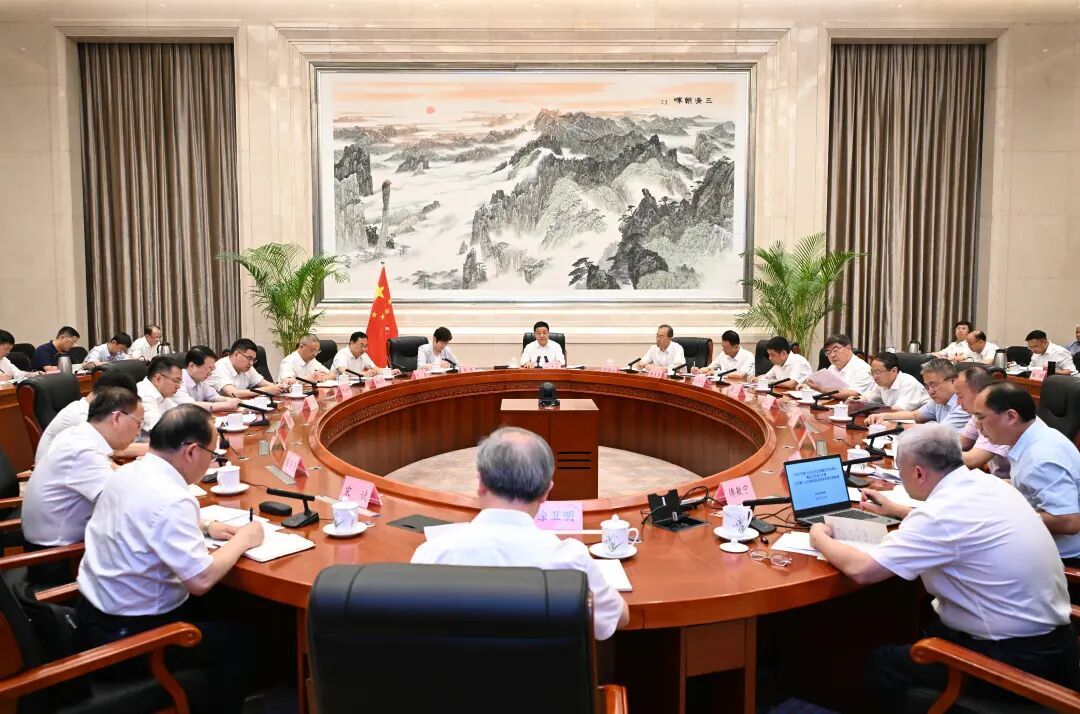 叶建春：加强监测预警 落实防控措施打好台风防范应对主动仗