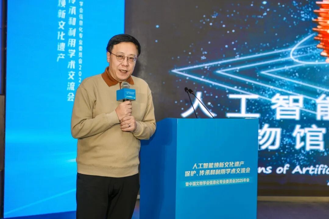南京博物院研究馆员张小朋