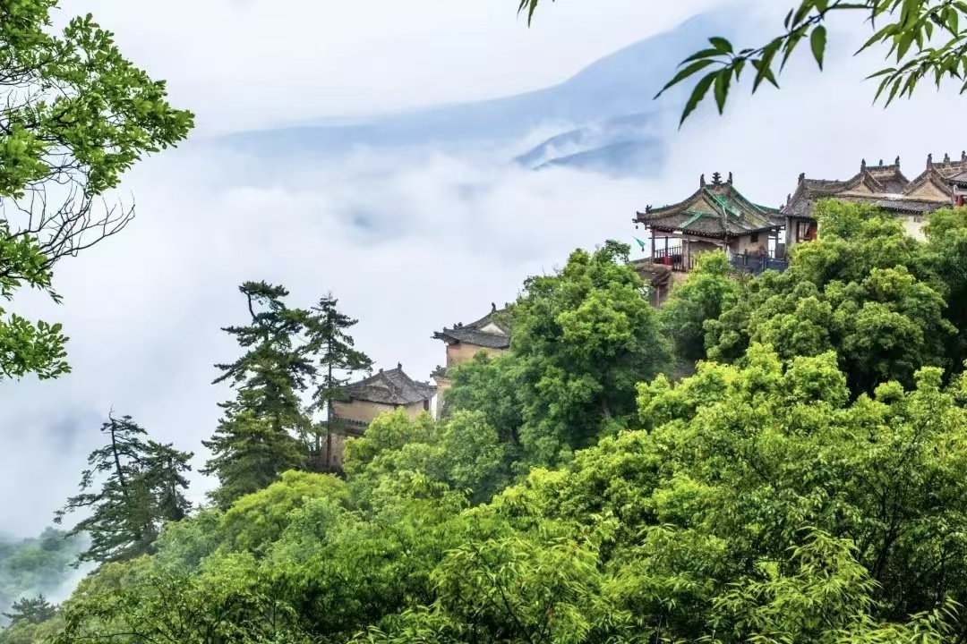 图为崆峒山美景.jpg