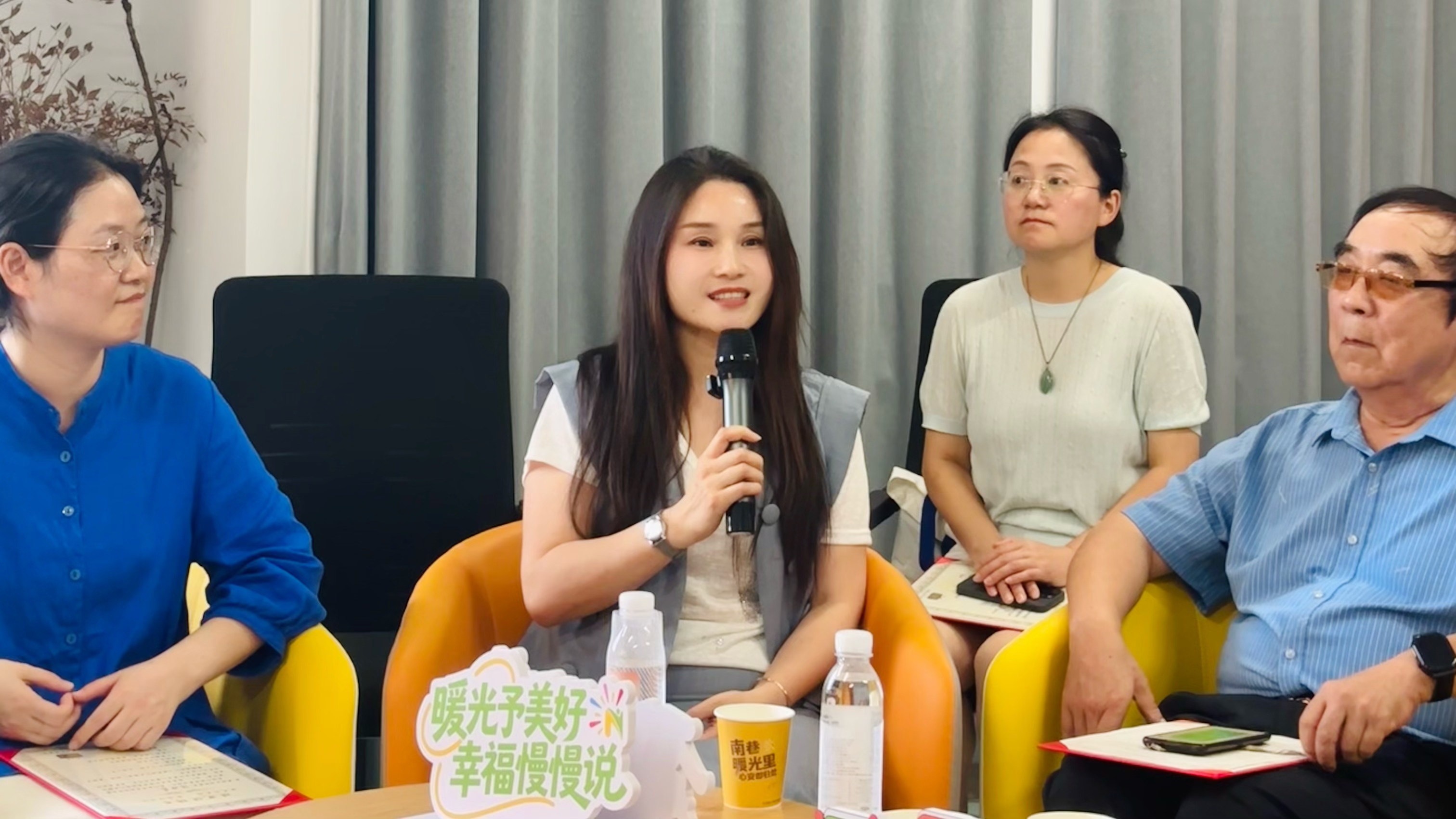 宁波南巷暖光里与宁波财经学院 创新高校思政新模式